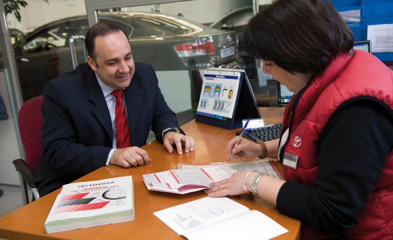¿Cuándo no hay responsabilidad del fabricante en los defectos de un coche?