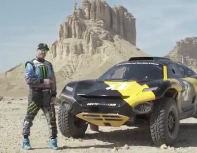Ken Block prueba el nuevo coche de carreras eléctrico en la última etapa del Dakar