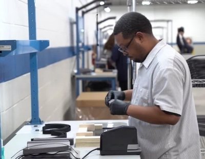 Donald Trump autoriza a Ford Motor Company a fabricar escudos transparentes