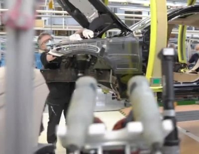 Mercedes-Benz abre sus factorías… junto al futuro Clase S