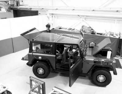 La compañía Bollinger patentan el pasillo central y el portón delantero