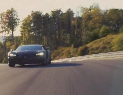 El nuevo Bugatti Chiron Pur Sport rueda por el circuito alemán de Bilster Berg