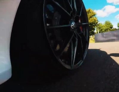 Kris Meeke conduce el Toyota GR Yaris en GoodWood