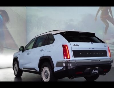 Sobre un RAV4 Mitsuoka fabrica este Buddy, que ha causado verdadero furor en Japón
