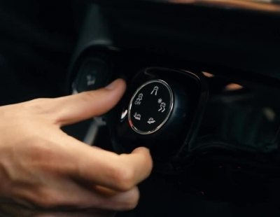 La firma de moda surfera Rip Curl se encarga de personalizar este Citroën Berlingo