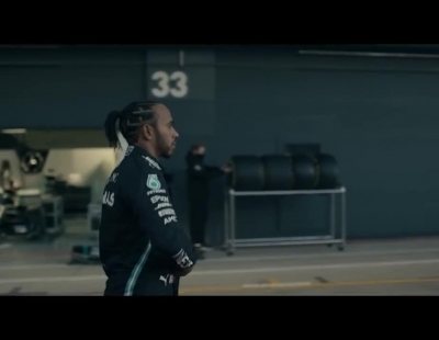 El campeón Lewis Hamilton se sube al Mercedes-AMG Project One