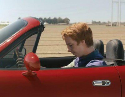 Mazda MX-5. Así de llamativo es el anuncio para Estados Unidos