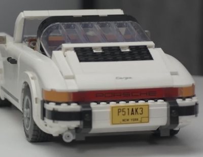 1.458 piezas de Lego son las que componen este llamativo Porsche 911