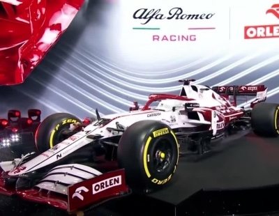 Los pilotos Kimi Raikkonen, Antonio Giovinazzi y Robert Kubica presentan el Alfa Romeo C41