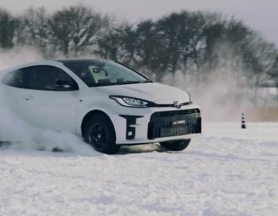 El nuevo Toyota GR Yaris se divierte sobre la nieve