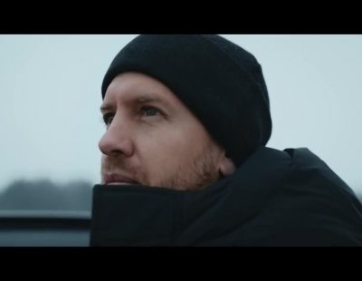 El piloto Sebastian Vettel se sube al radical Aston Martin DBX