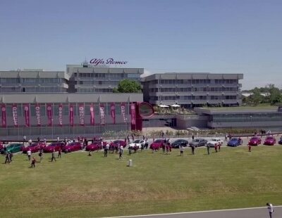 La firma Alfa Romeo ha celebrado su 111 cumpleaños por todo lo alto