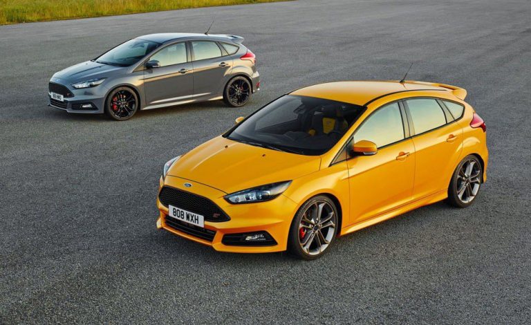 Ford Focus ST. Disponible con 250 y 185 CV