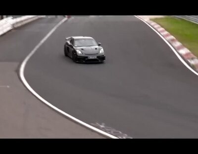 El salvaje Porsche Cayman GT4 RS se pone a punto en el Infierno Verde