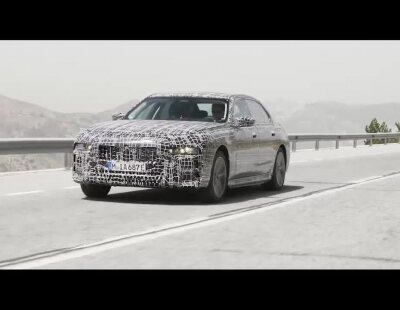 El nuevo BMW i7 viaja a las carreteras más cálidas del mundo para ponerse a tono