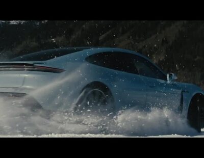 El nuevo Porsche Taycan disfruta paseando por el hielo