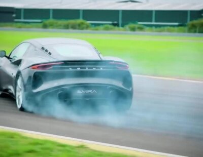 Os mostramos en acción el nuevo superdeportivo Lotus Emira