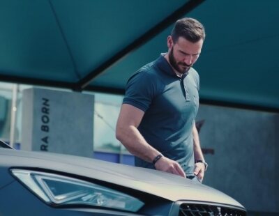 Los embajadores de Cupra conducen el nuevo Formentor VZ5