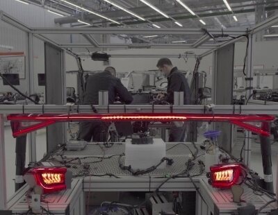 El simulador electrónico de Seat tiene más de 350 piezas unidas por 1.500 cables