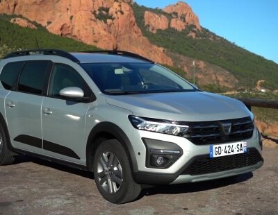 La gama Dacia aumenta con el nuevo Jogger, un funcional vehículo con hasta siete plazas