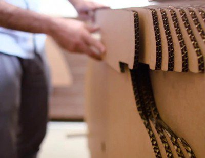 Lexus IS fabricado en cartón