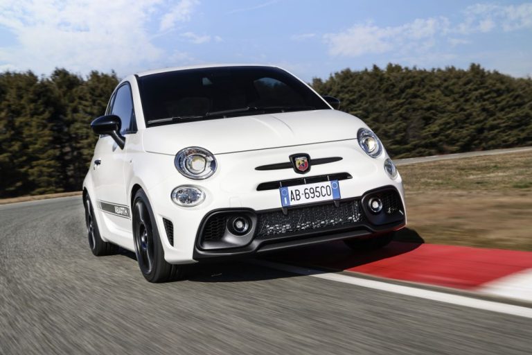 La deportiva gama Abarth 595 se actualiza