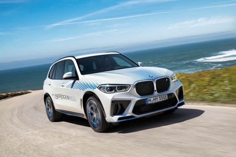 El tecnológico BMW iX5 Hydrogen apuesta por la movilidad sostenible
