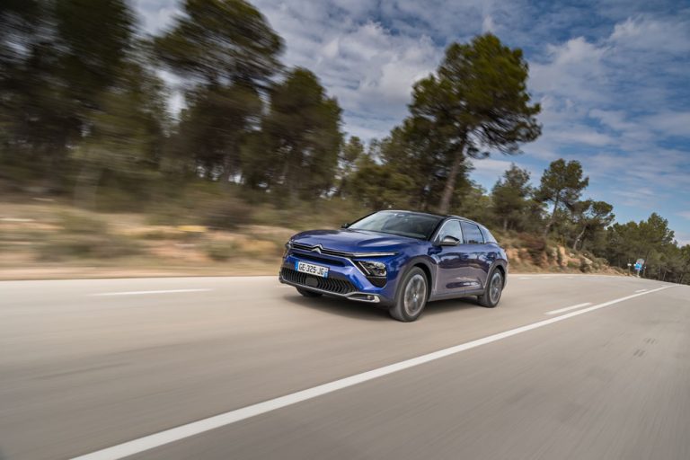 El Citroën C5X, una berlina como las de antes… aunque no lo parezca