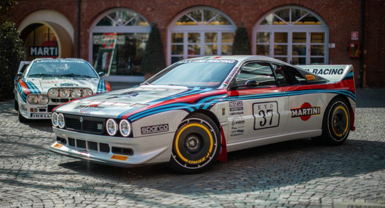 Kimera EVO37 Martini. Vestido con colores de leyenda