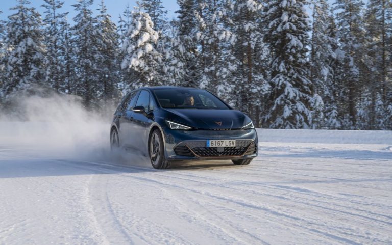 Cupra Born. Se divierte en el Círculo Polar Ártico