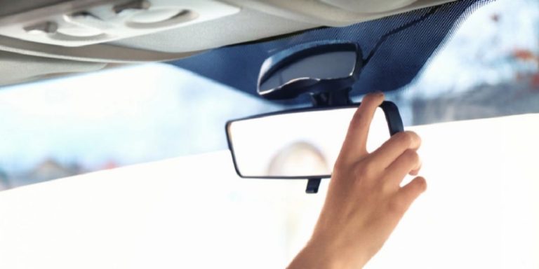 La multa de la DGT por comer y beber en el coche