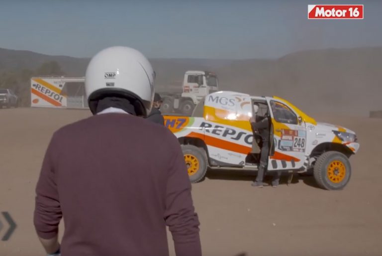 Nos montamos en el Toyota GR Hilux Dakar con Isidre Esteve