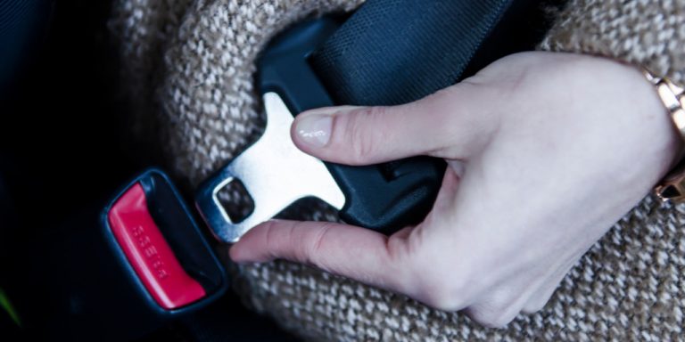 Cinturón de seguridad: ¿sabes quién lo inventó?
