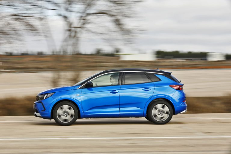 Tres rivales de cuidado para el Opel Grandland 1.2 Turbo