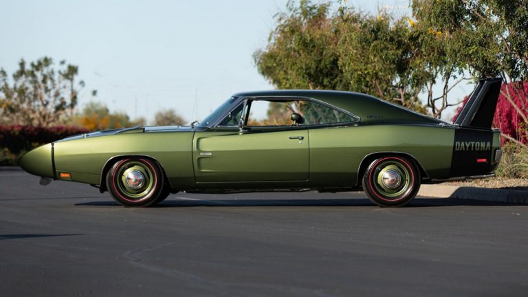 Una verdadera fortuna pagarán por este Dodge Charger Hemi Daytona que subasta Mecum