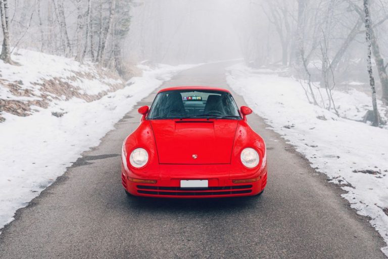 Una fortuna piden por este Porsche 959 con más kilómetros que tu coche
