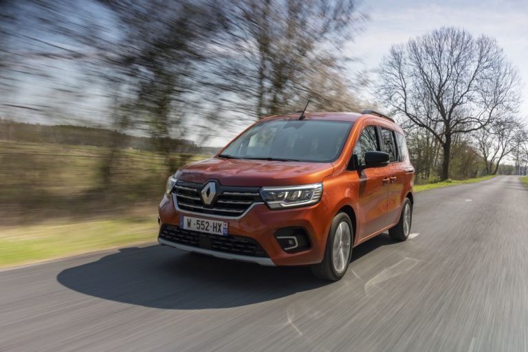 Entra dentro del nuevo Renault Kangoo Combi sin esfuerzo