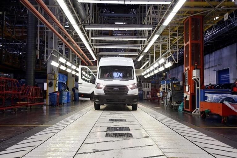 La nueva división Ford Pro comienza las entregas en Europa de la E-Transit