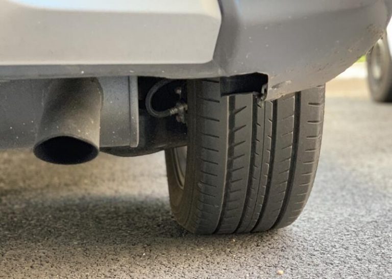 Los coches eléctricos emiten en su ciclo de vida casi como algunos de combustión