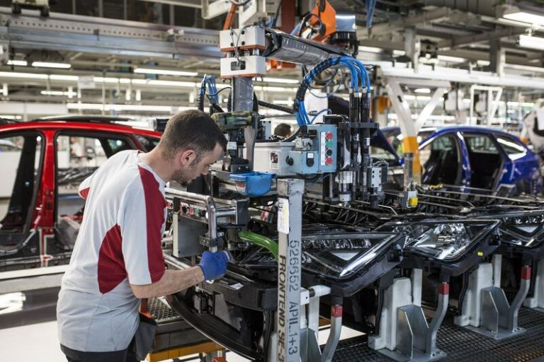 El superávit comercial de la industria del automóvil crece y supera las cifras de antes de la pandemia