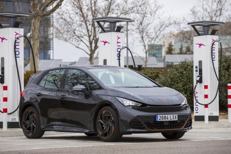 Plug & Charge: nueva tecnología de carga para el Cupra Born