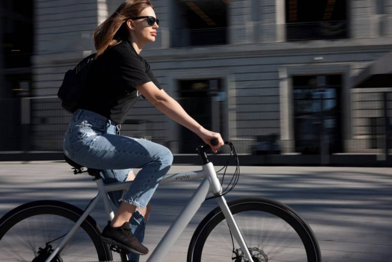 Los españoles que se cambiarán a la bicicleta o el patinete eléctrico en un año
