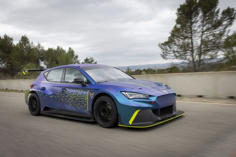 Mattias Ekström tiene compañeros nuevos en el equipo Cupra EKS