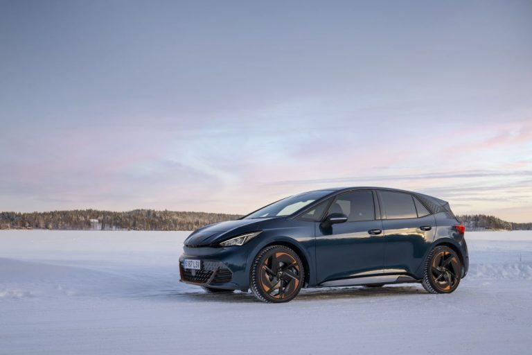 El nuevo Cupra Born no le teme ni al frío ni a nada