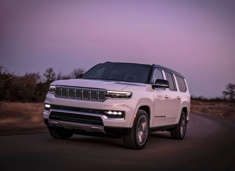 El inmenso Jeep Grand Wagoneer L es una limusina hecha SUV