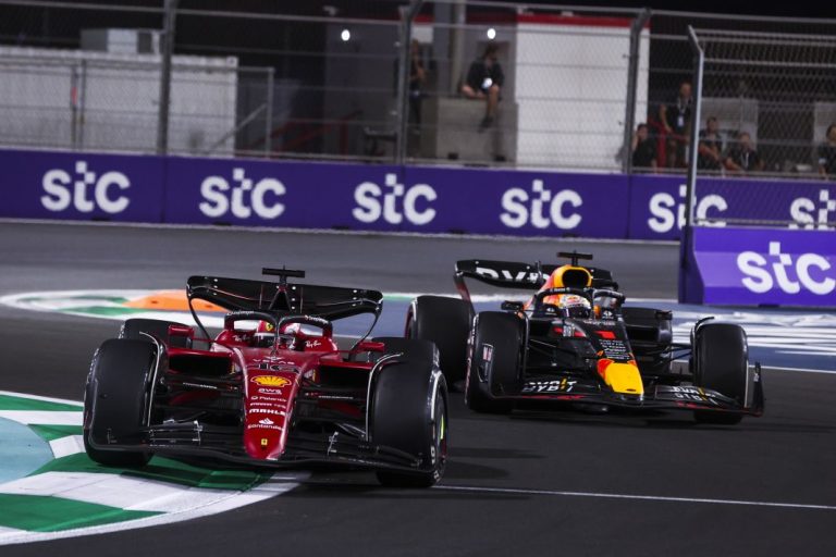 Así son uno a uno los volantes de F1 2022
