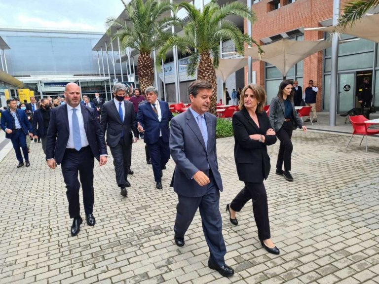 Ribera elogia a los sectores estresados de la industria del motor