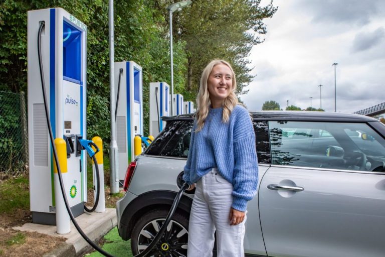 El precio del coche eléctrico, lo que más preocupa a los españoles a la hora de comprar