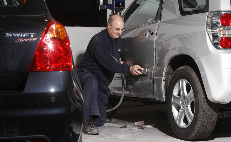 El secreto para quitar un arañazo del coche sin tener que ir al taller