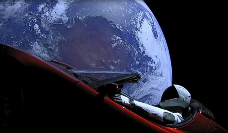 Qué fue del Tesla Roadster que Elon Musk lanzó al espacio en 2018